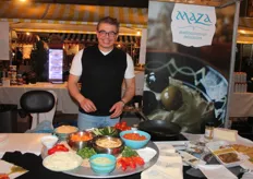 Sjoerd Eeuwen van Maza had een mooie vegetarische tafel neergezet met groentedippers en diverse soorten houmous en salades