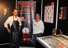 Bart Kooimans en Andrea Boerlage van Fresh Fruit Express. Naast de Smoothies die al internationaal gaan is er nu ook een heerlijke snelle milkshake te maken met hun vriesverse fruit
