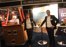 John Klippel en Paul Niewenhuize van ABAB hadden weer een ballonvaart in de verloting