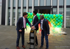 En het hele zachtfruitcentrum gaat de lucht in!