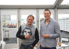 O nee! Nu is-ie niet meer geschikt voor de Mooie Mannen kalender. Maar hier staan David van Sprundel en Ronald Koeken.