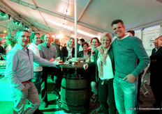 Arno Loos, Hans Franken, Jack Konings, Sandra Loos, Margreet Konings, Anneke Janssen, Angela Franken, Jessica Helm, Kees van den Broek