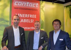 Hennie Hazeleger, Jan van Oest en Luc Breebaart van Contact prijs en codeer apparatuur.