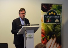 Gaston Opdekamp, directeur van Coöperatie Hoogstraten heet alle deelnemers welkom. Coöperatie Hoogstraten is gastheer van het Flandria Groentevakman/vrouw Seminarie