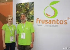 Sonia Santos (links) en haar collega van Frusantos. Dit Portugese bedrijf is gespecialiseerd in kastanjes en olijfolie.