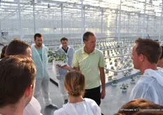 Erik Heijs, teeltcoÃ¶rdinator vruchtgewassen bij Beekenkamp, vertelt over de teelt in de nieuwe tuin.