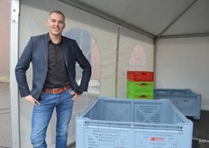 Erik van Essen van Alpac kunstof kisten.