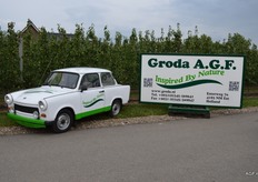 Natuurlijk was buurman Groda ook present, maar dan met oldtimer.