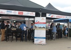 Het Asbestplein is een samenwerking van diverse bedrijven, want er is nog veel asbest te vinden in Fruittelend Nederland.