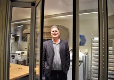 "Hans Wijnstekers van Record automatische deuren bij de mooiste deur bij Landwaart Culinair, de automatische vouwdeur: "Deze is populair bij restaurants omdat hij stil en hygiÃ«nisch is."