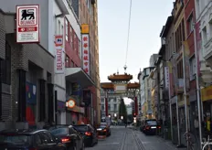 De Criee ligt deels in Chinatown, het multiculturele en de historische grandeur vallen er samen