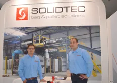 Solidtec bag & pallet solution. Een vrij nieuwe speler op de markt van palletiseermachines. Deze machines worden binnen Europa en naar Amerika geëxporteerd. Edwin Moerdijk en Aswin Mulder.