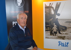 Ben Schaap is de oprichter van Schaap Holland. Ben is er trots op dat het bedrijf dit jaar haar 50 jarig jubileum hoopt te vieren. Ben zit bij de foto waarop in 1967 de eerste paal wordt geslagen voor het nieuwe bedrijfspand.