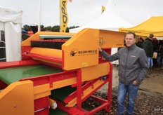 Bij Bijlsma Hercules bv maken ze complete lijnen voor het aardappelproces. Willem Beimers staat namens het bedrijf op de beurs.