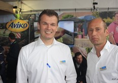 Willem van Tilburg en Manfred van 't Erve van Aviko. In de stand van het bedrijf was de aardappel in verschillende vormen te proeven.