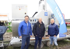 Gerard Bos (Herbert Engineering), Mark Verschuren (Herbert Engineering) en Jan Derk (Sterenberg) voor de Herbert Oculus. De sorteermachine kan optisch sorteren op zowel maat als op kwaliteit.