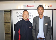 Paul Kemper (Damm deurentechniek) en Dick Sijm (Salco) maken samen alle type deuren voor de agrarische sector.