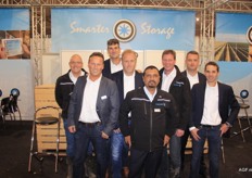 Het team van Omnivent Techniek bv. Van links naar rechts: Errol van Groenewoud, Marco Blind, Dries Cloes, Klaas Heida, Rakesh Sihgh, Frank Fischer, Kamil Maniak en Paul Kok.