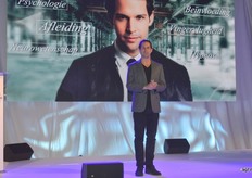 Illusionist Victor Mids maakte er een mooie show van.