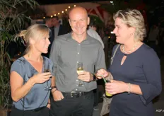 Filip Plettinck met zijn vriendin en Sylvia de Jong