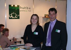 bedrijfsleider Leander van de Griend en Greetje Timmermans van Margefruit. Directeur Frank Timmermans was niet aanwezig op de dag van beursbezoek.