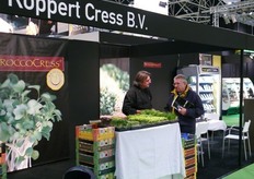 Niet te missen op een voedselbeurs: Rob Baan en zijn Koppert Cress BV. Rob had een gezamenlijke stand met T. van der Plas.