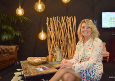 Nadine Francus organiseert voor de eerste keer de Empack in Mechelen. Aan het einde van de eerste dag keek zij terug op een tevreden dag. Niet alleen de stands, maar ook de uitstraling van de beurs vindt zij van belang. Verschillende huiselijke hoekjes waren er in de beurshal te vinden, waar mensen even tot adem konden komen.