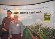 Pietjan Visser en John Hendrikx van de Onderlinge Fruittelers Hagelverzekering.