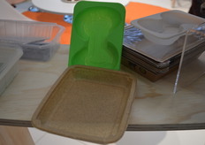 De Pulltic verpakking is gemaakt gemaakt van de aardappelschil. Het is composteerbaar en neemt vocht op van het fruit.