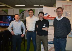 De mannen van DLVAdvies, Slooptalles.nl, Bross bv, St. Middelkoop, Cembrit, Arcelormittal en Skylux. Zij staan samen op 1 stand. Ze werken allemaal met elkaar samen.