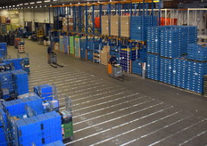 Ondertussen werken medewerkers van Vroegop-Windig gewoon de orders af