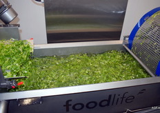 De baden en zeven zorgen ervoor dat al het zand eruit gespoeld wordt