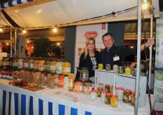 Judith en Hein van der Kroon van Van der Kroon Food Products met hun indrukwekkende assortiment tafelzuren