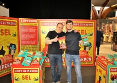 Xavier Denis en Tudor Dragancea van Superbon met de nieuwe chips. Deze keer stond Superbon niet met verse producten op de beurs.