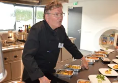 Kees van Veldhoven liet iedereen proeven van de speciale aardappelgerechten uit de inspiratiekeuken