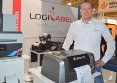 Rob Snel van Logilabel. Zij zijn leverancier van etiketten en software, printers en printlinten.
