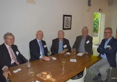 De tafel van de â€œoude gardeâ€� met Ad Latijnhouwers en Antoon Heijmans van ZLTO, Toon Antonius Kouwenberg en Jan Ploegmakers van Veiling Veldhoven en Christ Spierings van The Greenery.