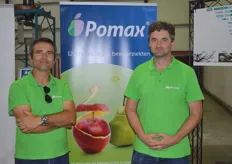 Jan Vermaelen en Martin Kruisselbrink van Belchim. Zij introduceerden Pomax: een nieuw middel tegen bewaarziektes in appelen en peren.