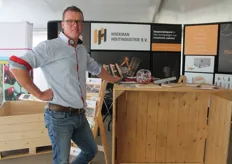 Robert Helder van Hoekman Houtindustrie had een goede dag gehad met de oerdegelijk houten kisten.