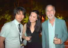 Robbie Wang, werkzaam bij het landbouwteam op het Consulaat-Generaal in Hong Kong, met Annie Chan van Gaucho en Steve Loeb