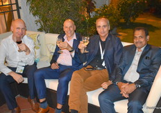 Fulco Wijdooge (Ridder) met Jan Dondersum, Alberto Cuadrado Salmeron en H.P. Doddamani van Rijk Zwaan