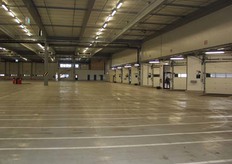 Uitgestrekte loods van FreshLink met vele laadboorden