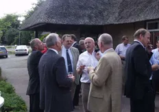 Jan en Harrie de Groot in gesprek met de wethouders van Barendrecht en Ridderkerk.