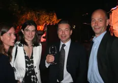 Mike Port met zijn vrouw en Nadien en Niek van importeur Bonita