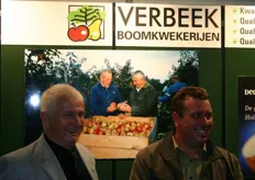 Vader en zoon Verbeek in hun stand vertegenwoordigen de Inova-rassen.