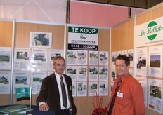 Makelaardij de Koning & Witzier werd vertegenwoordigd door Adriaan de Groot en Kees Verburg.