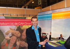 Jeroen Nolles werft nieuwe studenten.