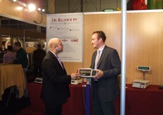 Theo Horden weet Folkert van Kalkeren te overtuigen.