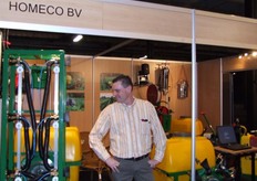 Adrie Flipsen in de stand van Homeco.