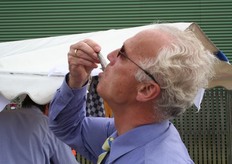 Adri Alewijnse laat het zich smaken